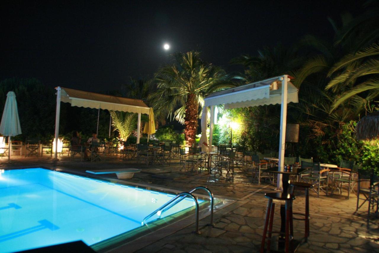 Batis Hotel Livanatai Exterior photo