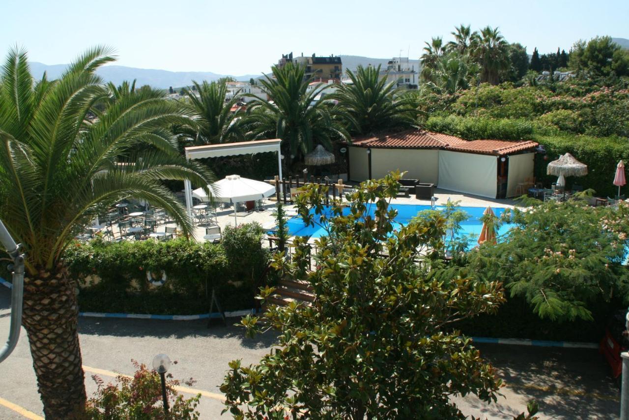 Batis Hotel Livanatai Exterior photo